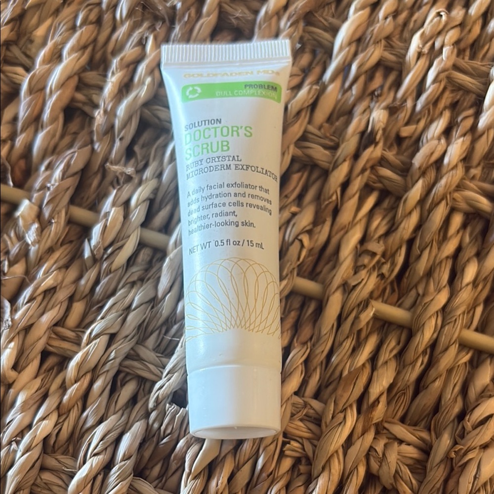 🌿 Goldfaden MD Doctor’s Scrub (15ml)